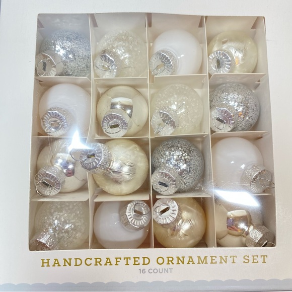 16 Mini Assorted Colors Christmas Ornament Balls - Picture 3 of 4